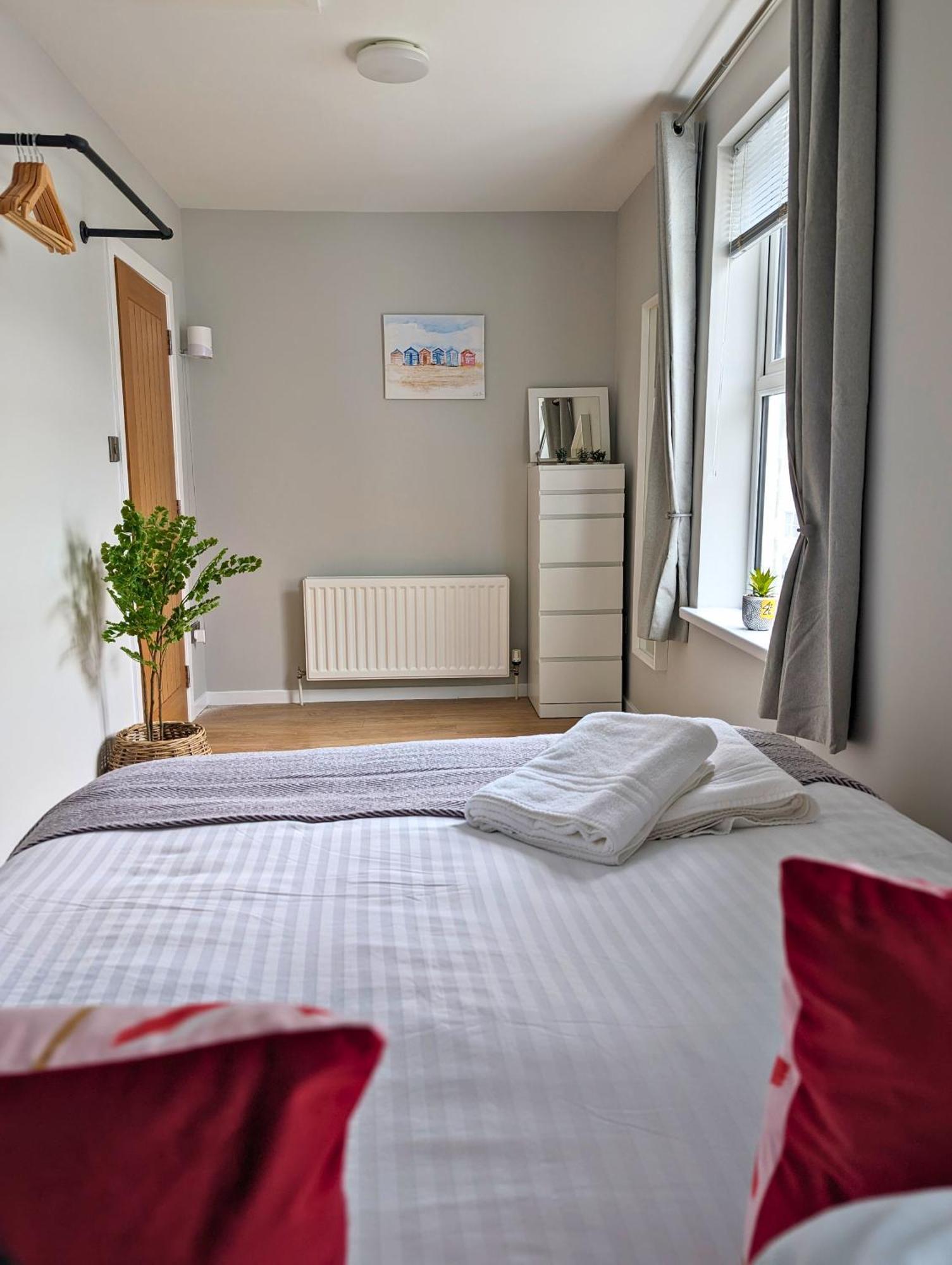 5 Princess Green - Portrush By The Sea Екстериор снимка