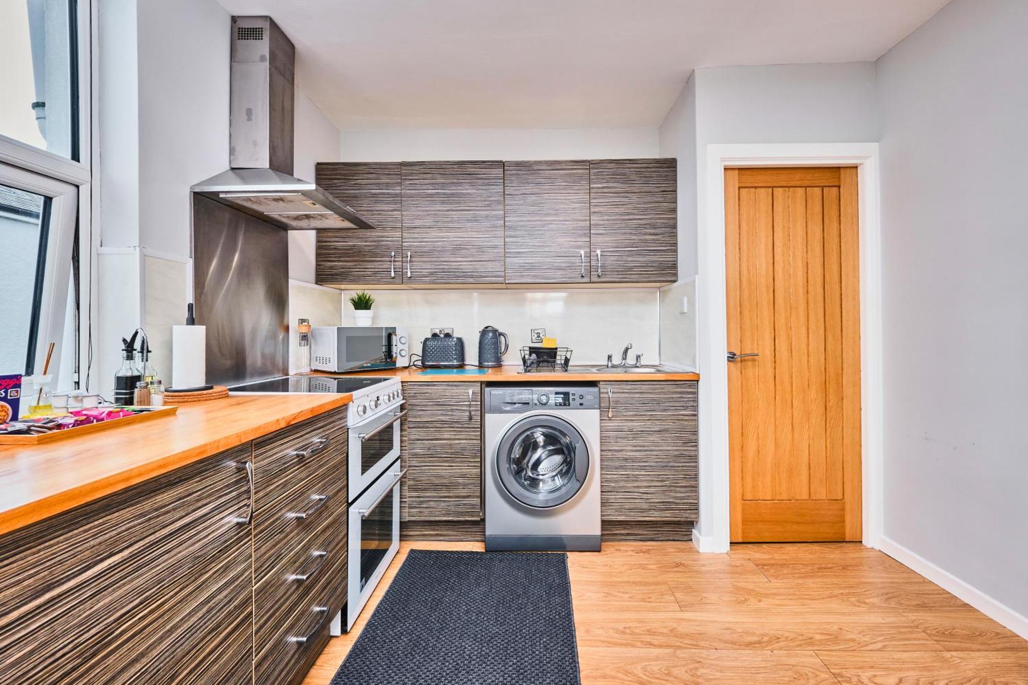 5 Princess Green - Portrush By The Sea Екстериор снимка